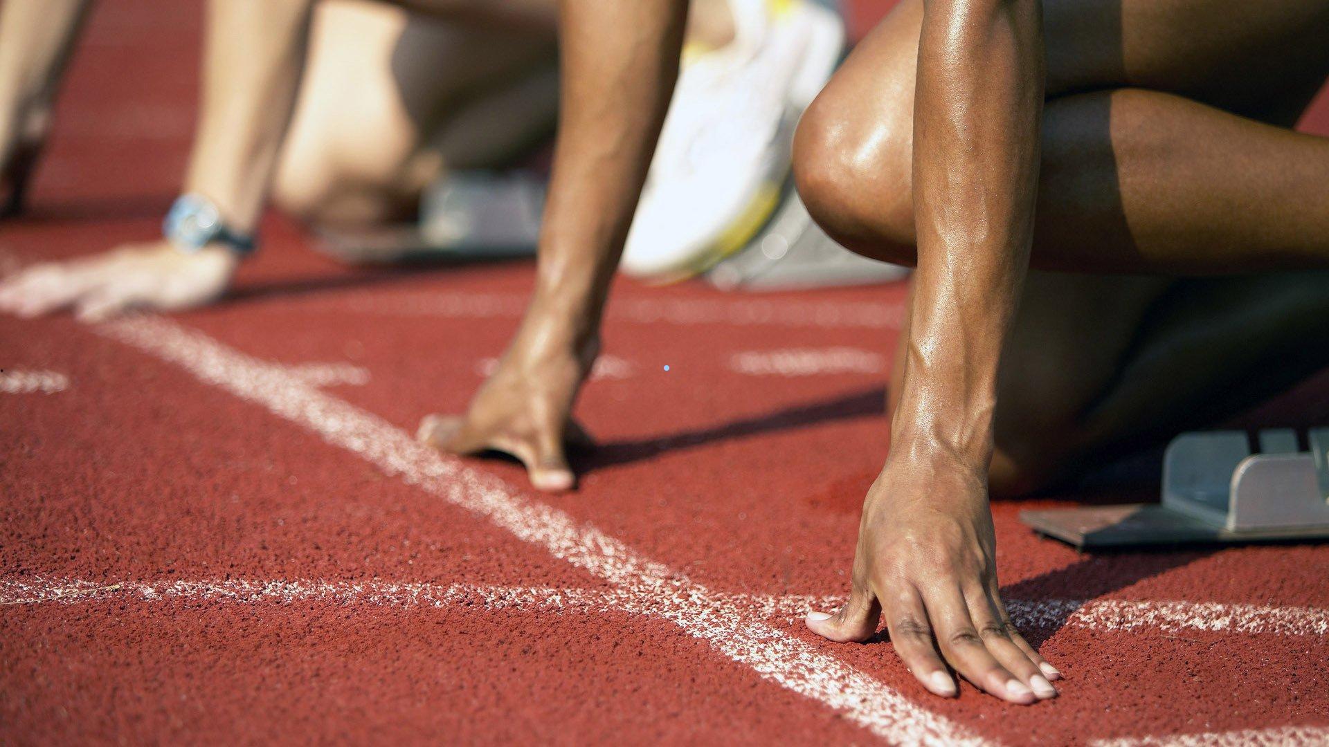 记者批评蔡恩·威廉姆森停滞不前，高中时期光环下的职业困局