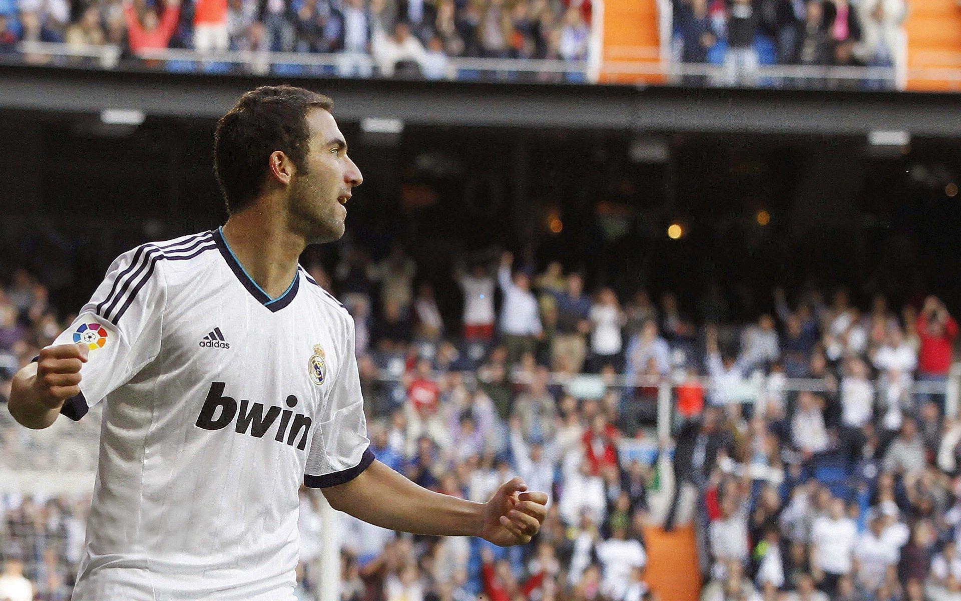 米兰锁定防线基石 迈尼昂续约达成协议 税后500万欧年薪彰显核心地位