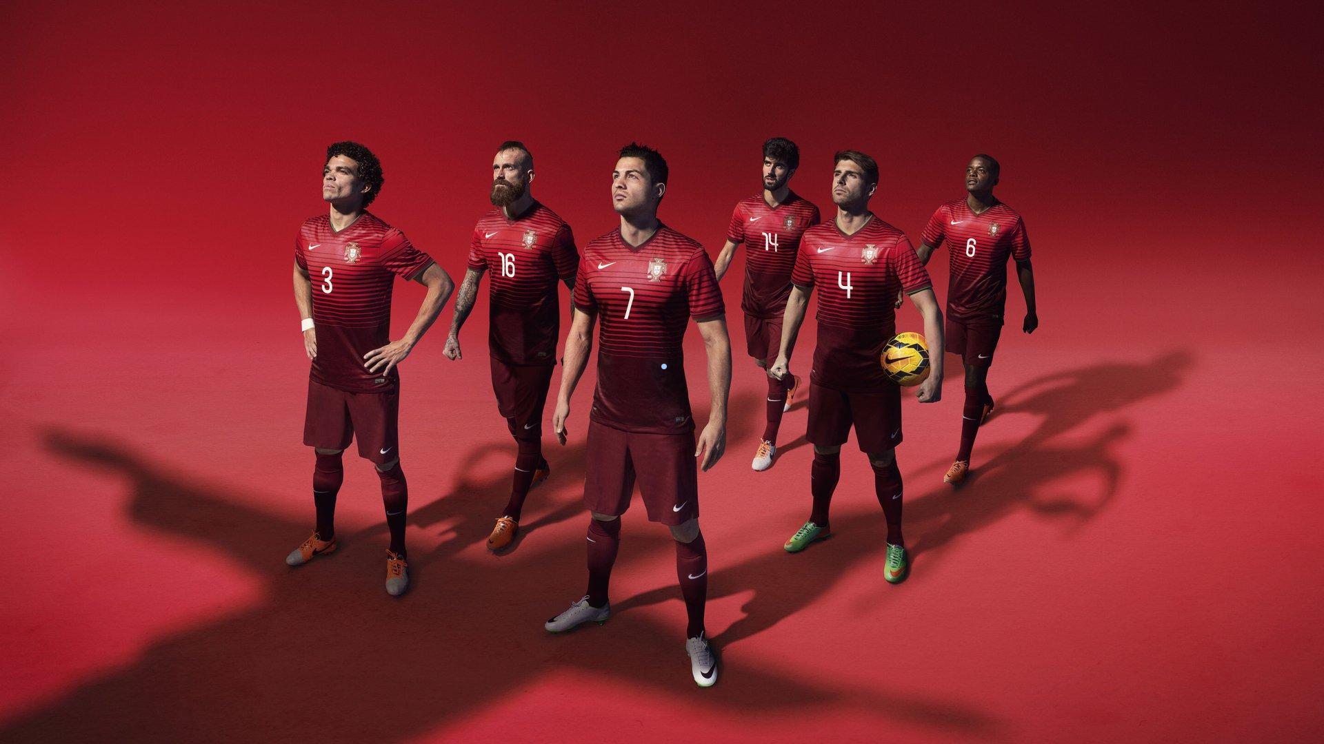 恩里克决绝续约巴黎圣日耳曼，英超三豪门觊觎换帅良机；巴萨功勋或于欧冠舞台正面交锋