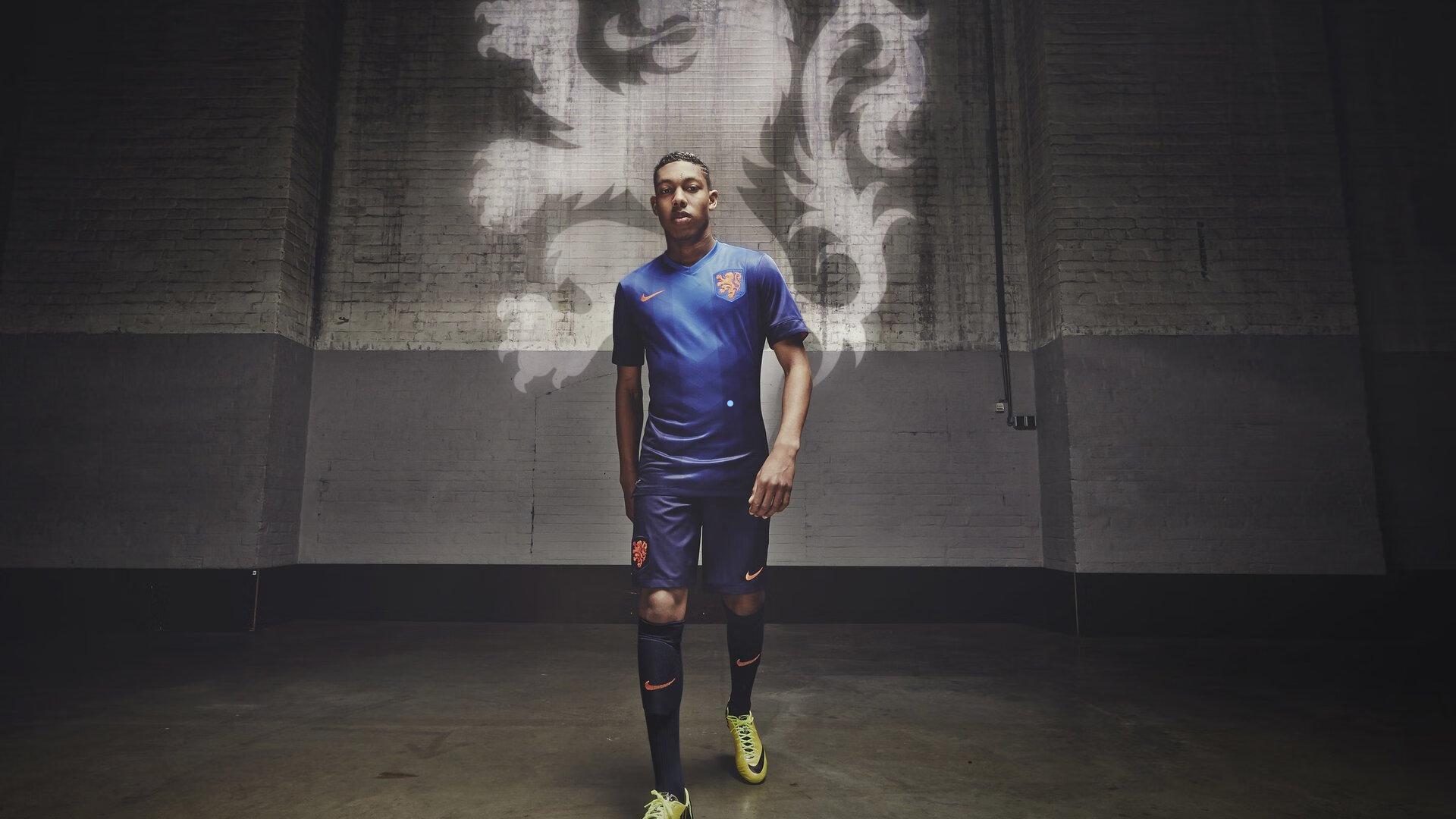 颜骏凌新角色首秀引关注 公开发声确认未来方向获上港球迷力挺